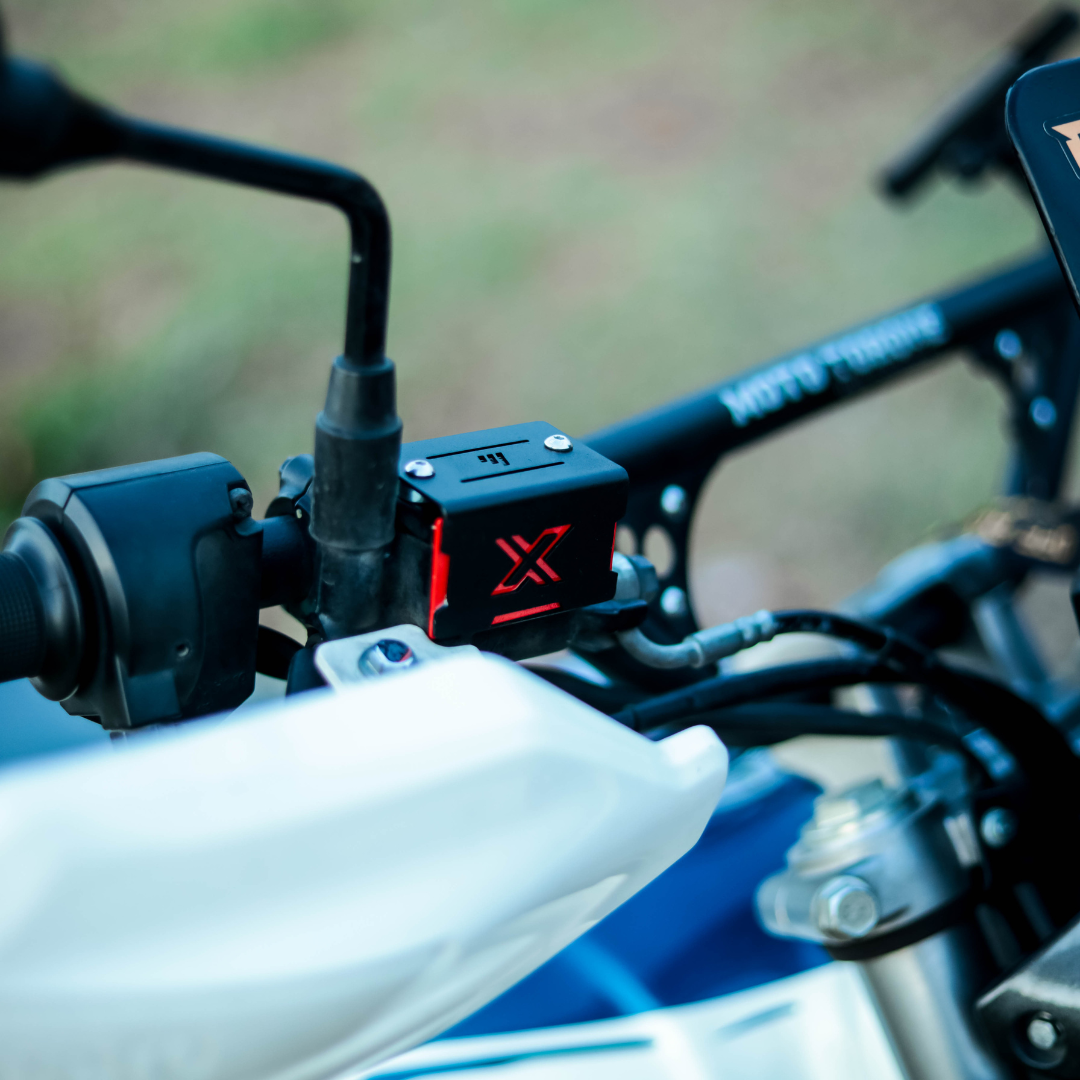 XPULSE 200 BRAKE FLUID CONTAINER GUARD