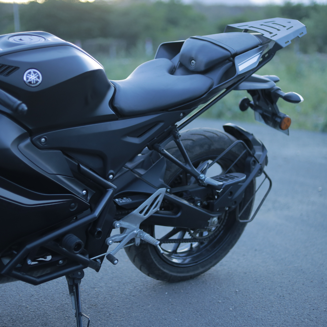 YAMAHA R15 -V4 LUGGAGE CARRRIER