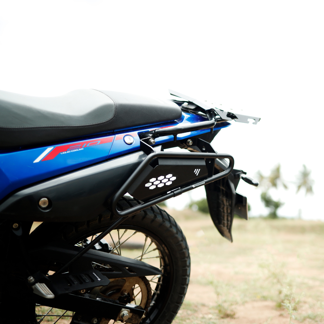 XPULSE 210 SADDLE STAY