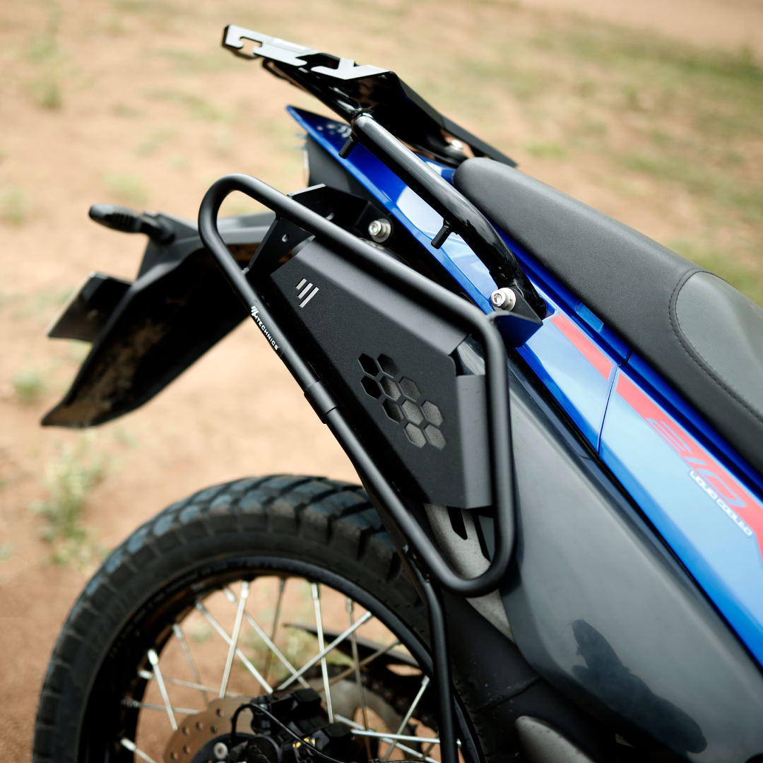 XPULSE 210 SADDLE STAY