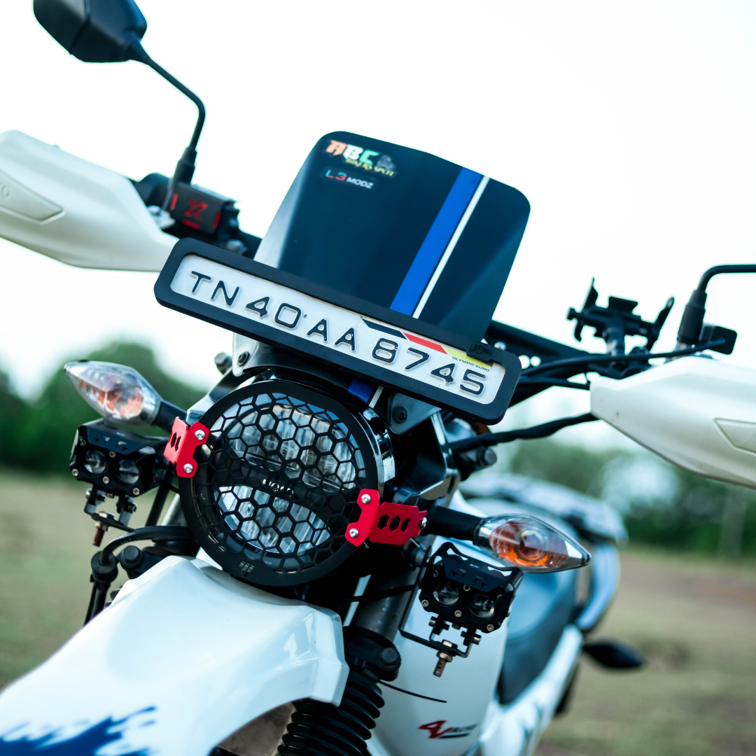 XPULSE 200 BRAKE FLUID CONTAINER GUARD