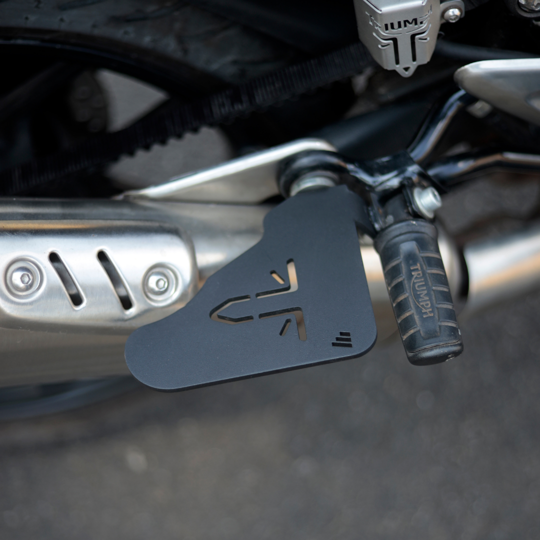 TRIUMPH SPEED 400 PILLION FOOTREST PAIR
