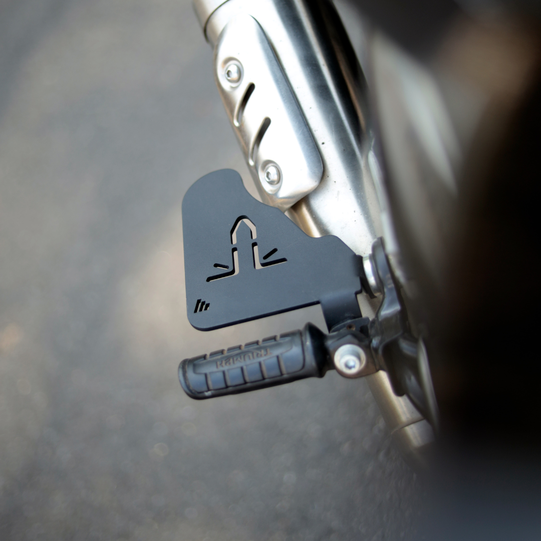 SPEED 400 PILLION FOOTREST