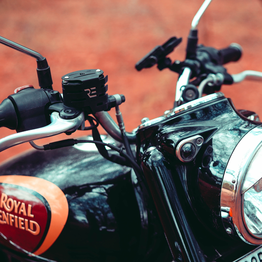 CLASSIC REBORN 350 BRAKE FLUID CONTAINER GUARD