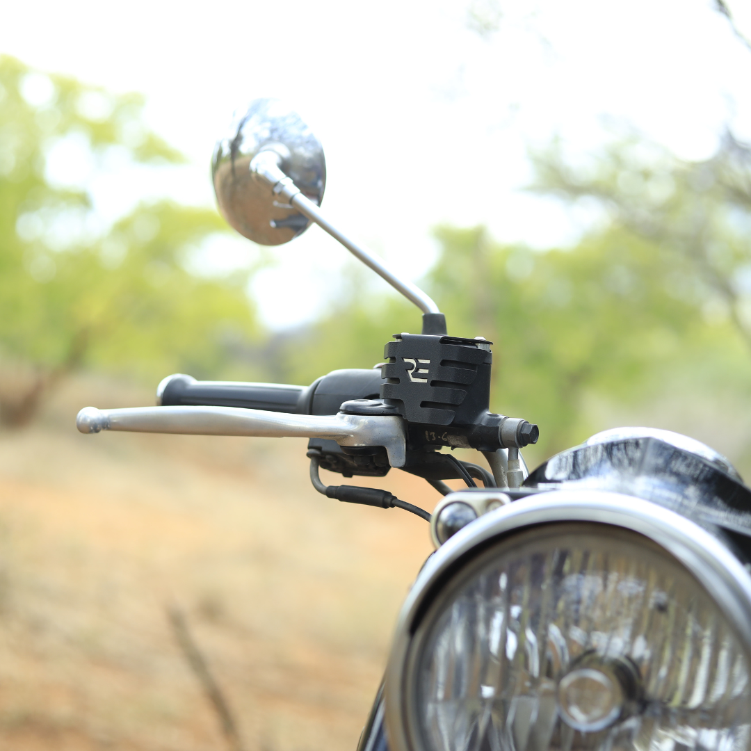 CLASSIC REBORN 350 BRAKE FLUID CONTAINER GUARD