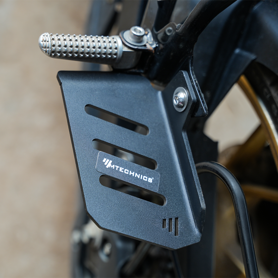 FZ S FI V4 PILLION FOOTREST PAIR