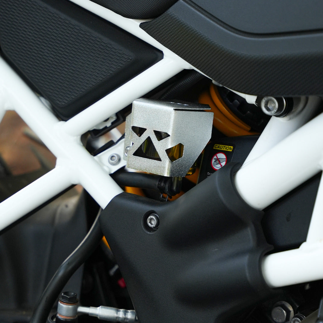 TVS RTX 300 REAR DISC OIL CAP SS