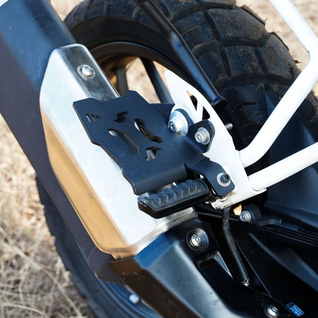 TVS APACHE RTX300 FOOTREST