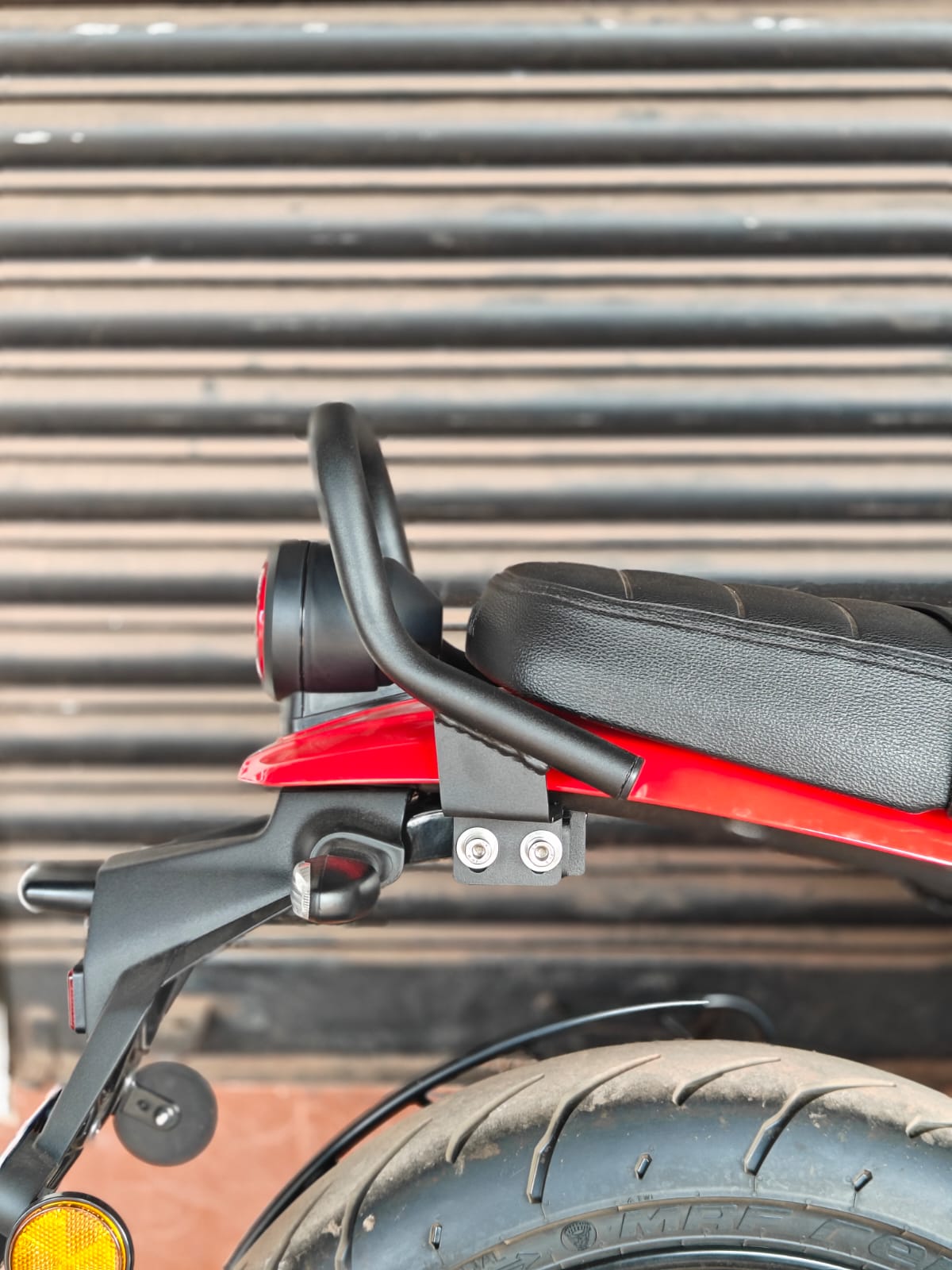 YAMAHA XSR 155 GRAB HANDLE