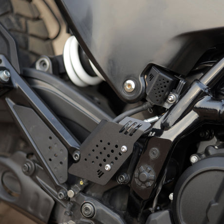 2025 ADV 250/390 MASTER CYLINDER COVER BLACK 