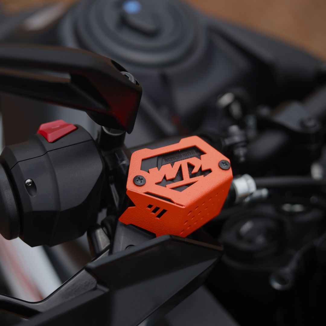 2025 adv 390  front disc oil cap orange