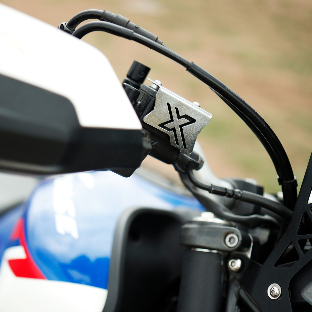 XPULSE 210 FRONT DISC OIL CAP