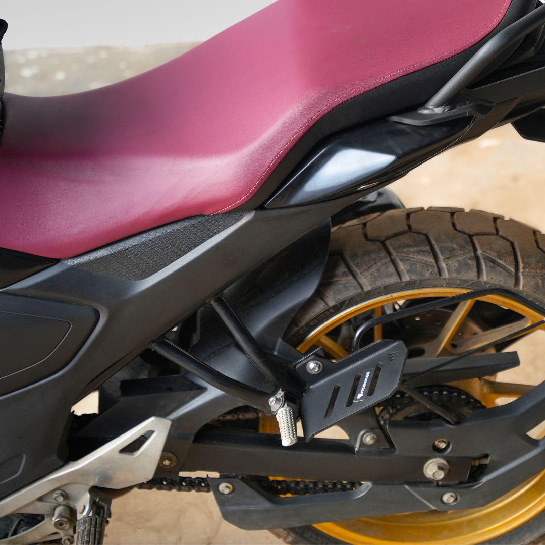 FZ S FI V4 PILLION FOOTREST PAIR