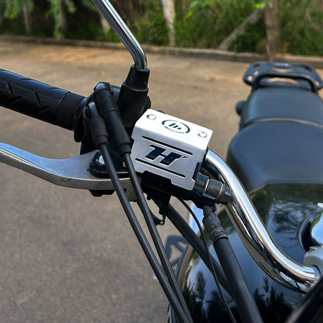 FRONT DISC OIL CAP SILVER  HNESS CB350