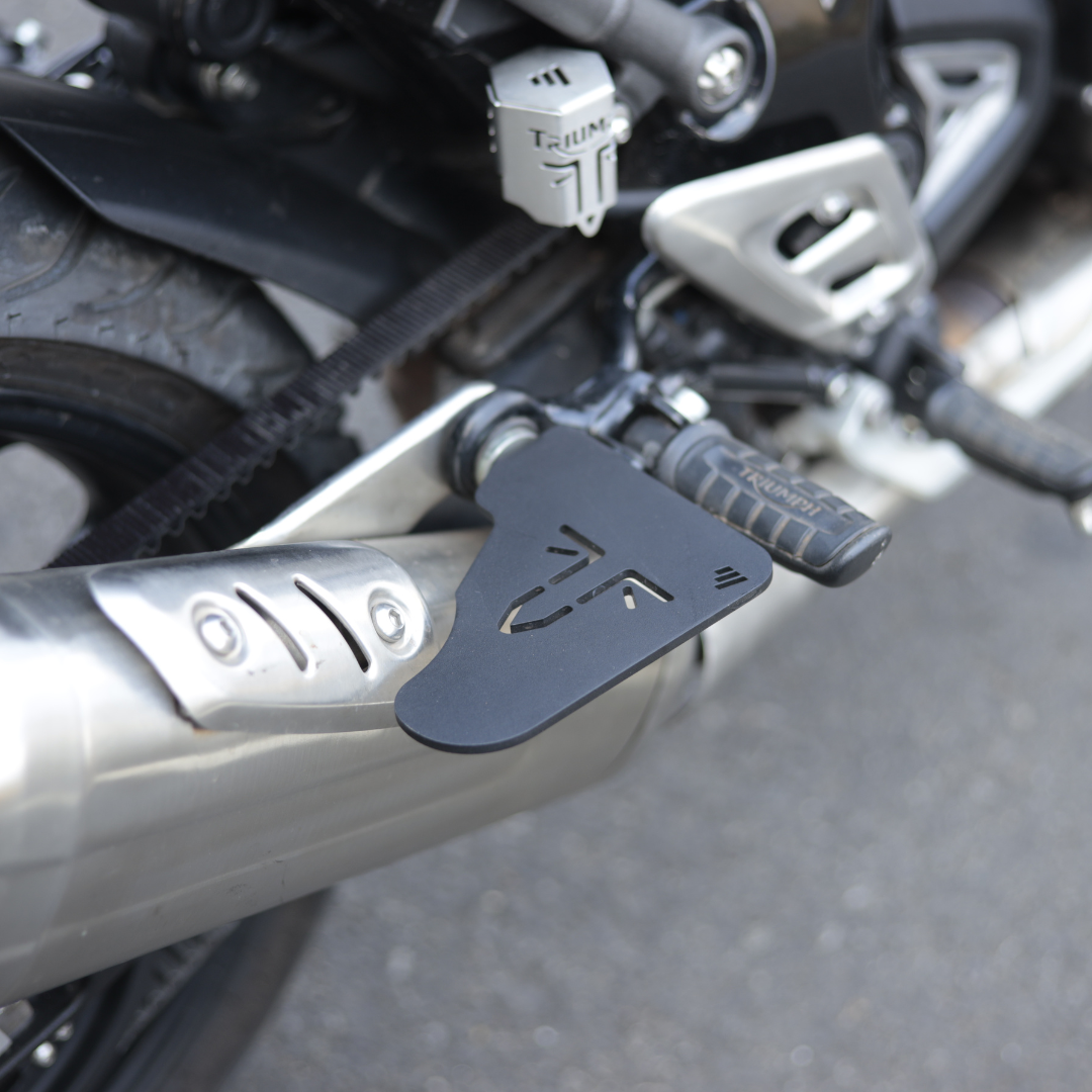 Triumph speed 400 pillion footrest 