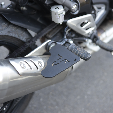 Triumph speed 400 pillion footrest 