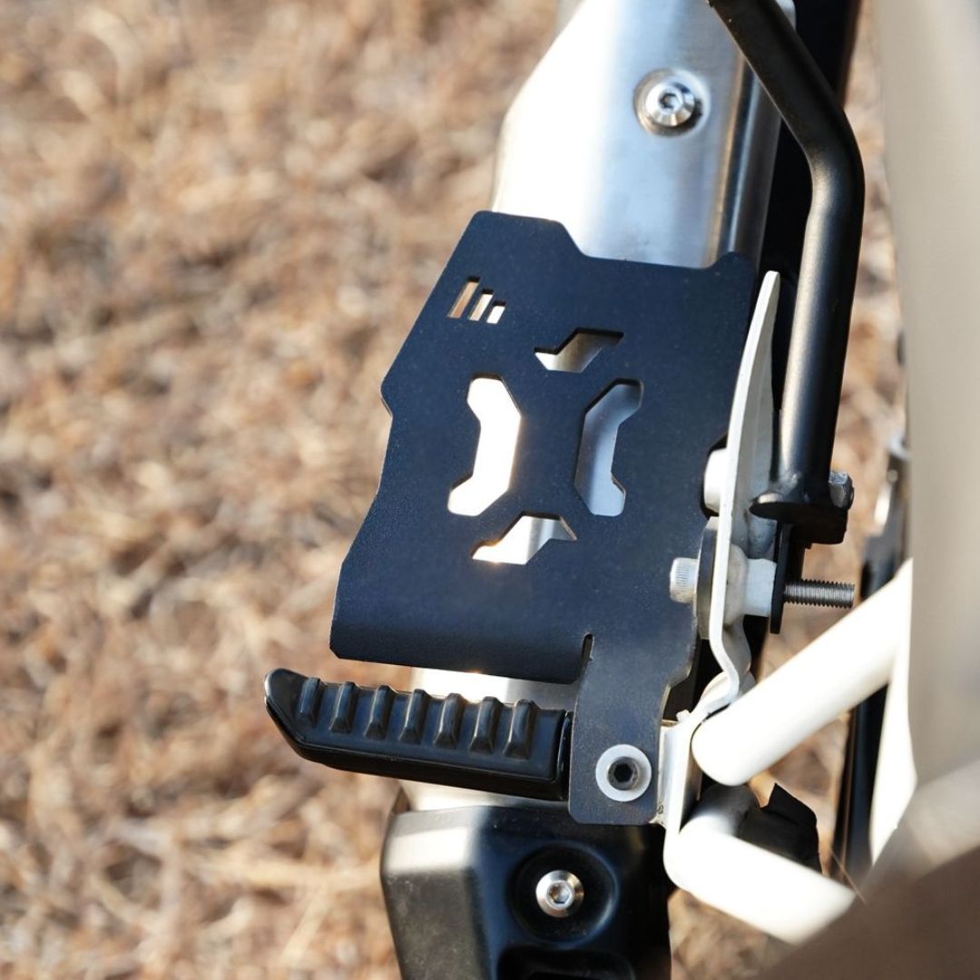 TVS APACHE RTX300 FOOTREST