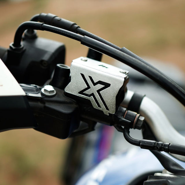 xpulse 210 brake fluid cap silver 
